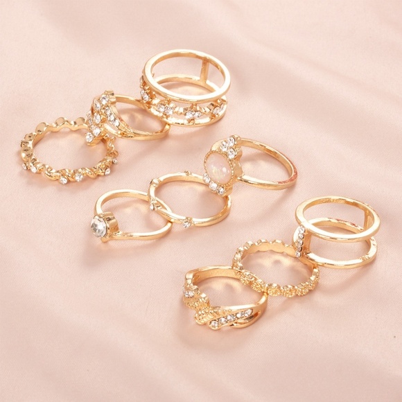 **KEILANI* 9-Pc Gold x Rhinestone Fashion Ring Set - Picture 3 of 6